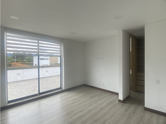 Casa de 4 alcobas en venta en Club Guaymaral, Bogotá, 366 m² · foto 14 de 24