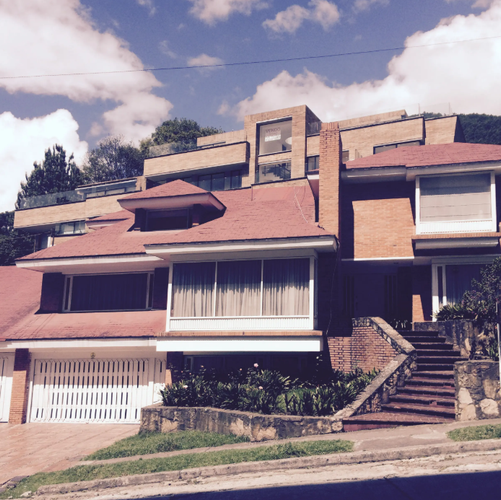 Room for rent in Chico, Bogotá