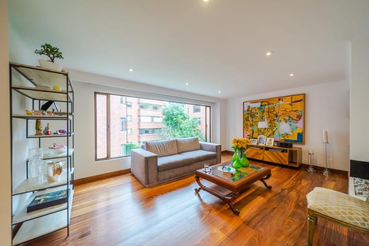 Apartamento de 3 alcobas en venta en Los Rosales, Bogotá, 173 m² · foto 2 de 24