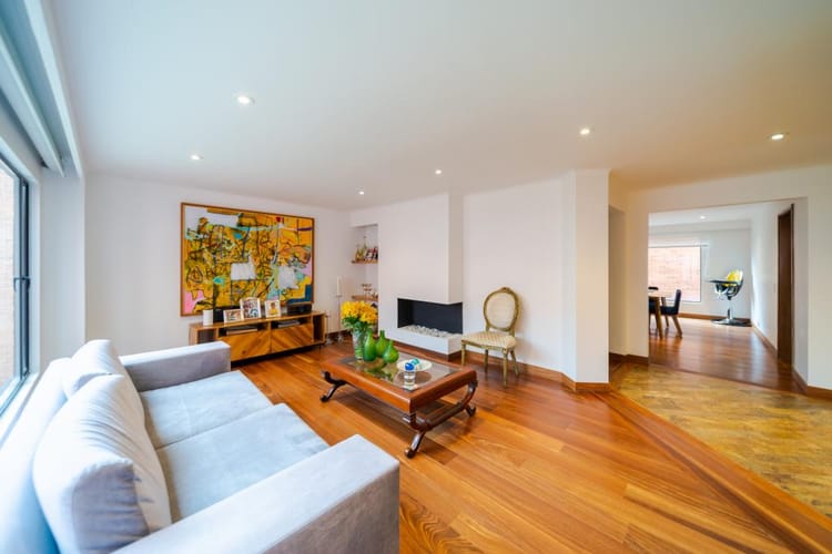 Apartamento de 3 alcobas en venta en Los Rosales, Bogotá, 173 m² · foto 3 de 24