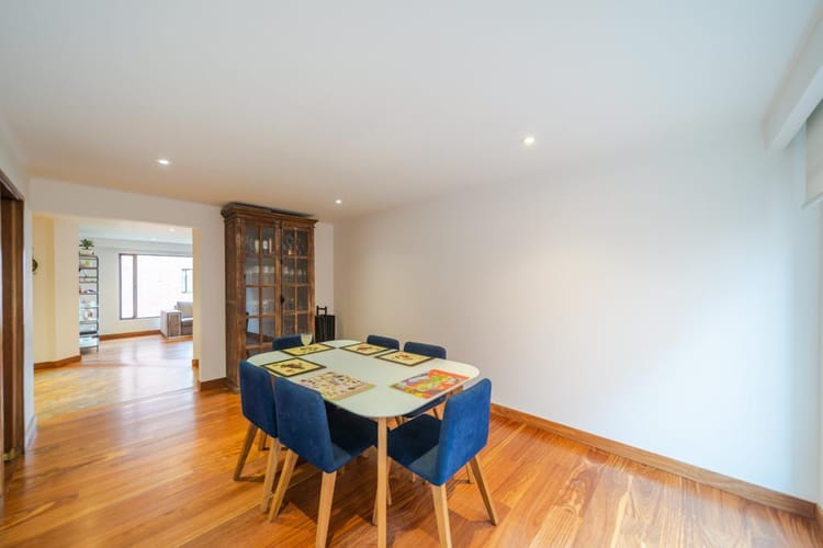 Apartamento de 3 alcobas en venta en Los Rosales, Bogotá, 173 m² · foto 6 de 24