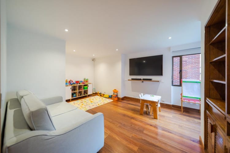 Apartamento de 3 alcobas en venta en Los Rosales, Bogotá, 173 m² · foto 10 de 24