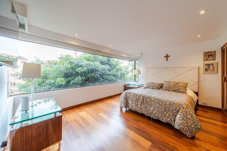Apartamento de 3 alcobas en venta en Los Rosales, Bogotá, 173 m² · foto 20 de 24