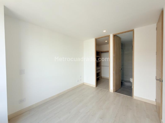 Apartamento de 2 alcobas en arriendo en Américas Central, Bogotá, 67 m² · foto 5 de 16