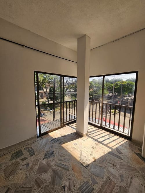 Apartamento de 2 alcobas en arriendo en El Jardin, Cali, 70 m² · foto 2 de 10
