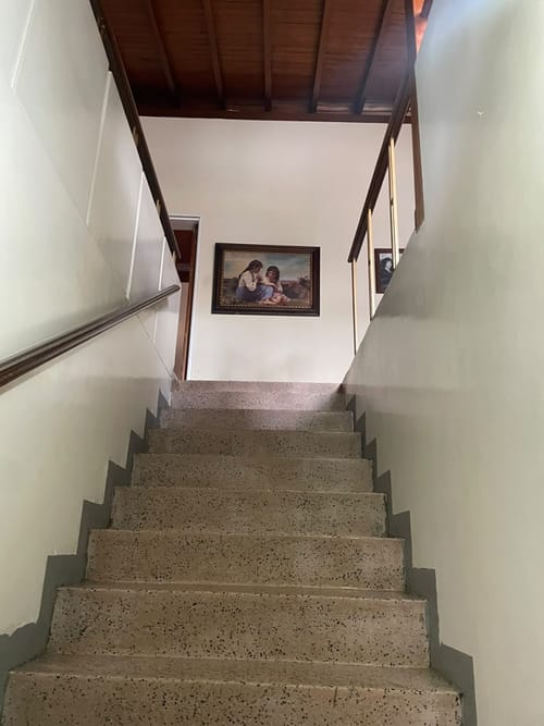 Casa de 5 alcobas en arriendo en Belén Rosales, Medellín, 310 m² · foto 3 de 18