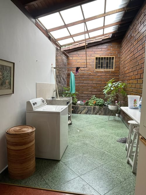 Casa de 5 alcobas en arriendo en Belén Rosales, Medellín, 310 m² · foto 6 de 18