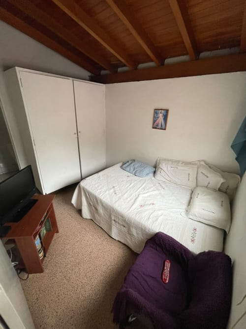 Casa de 5 alcobas en arriendo en Belén Rosales, Medellín, 310 m² · foto 7 de 18