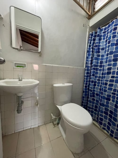 Casa de 5 alcobas en arriendo en Belén Rosales, Medellín, 310 m² · foto 8 de 18