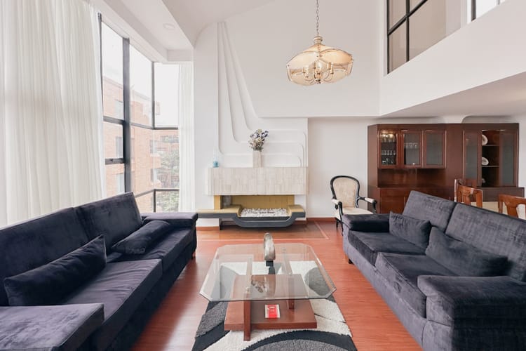 Apartamento de 3 alcobas en venta en Chico, Bogotá, 300 m² · foto 2 de 24