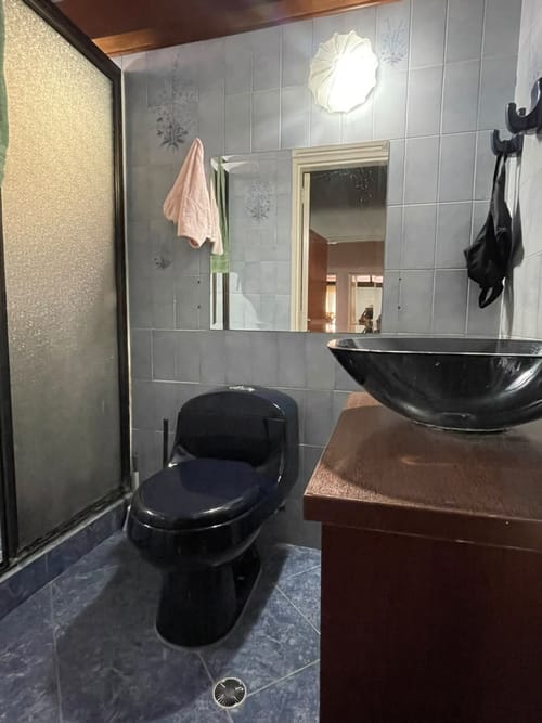 Casa de 5 alcobas en arriendo en Belén Rosales, Medellín, 310 m² · foto 16 de 18