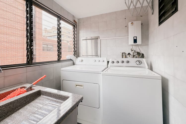 Apartamento de 3 alcobas en venta en Chico, Bogotá, 300 m² · foto 10 de 24