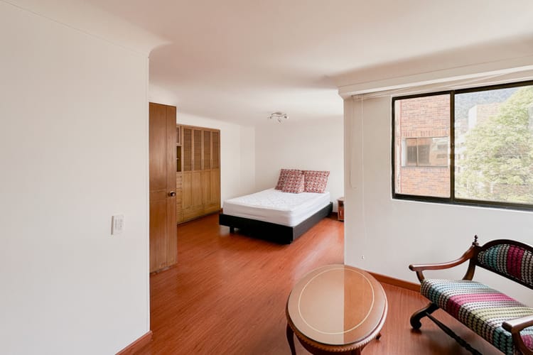 Apartamento de 3 alcobas en venta en Chico, Bogotá, 300 m² · foto 12 de 24