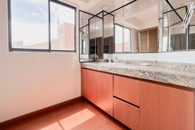 Apartamento de 3 alcobas en venta en Chico, Bogotá, 300 m² · foto 24 de 24