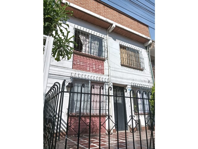 Casa de 5 alcobas en venta en Alamos, Cali, 103 m² · foto 2 de 10