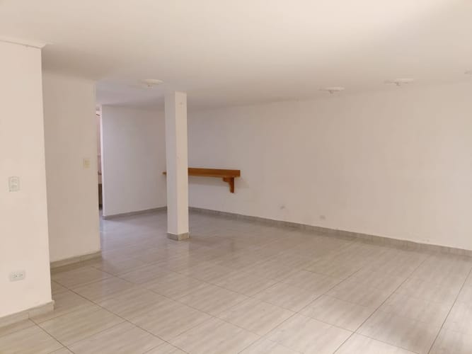 Casa de 3 alcobas en arriendo en Belén, Medellín, 190 m² · foto 3 de 17