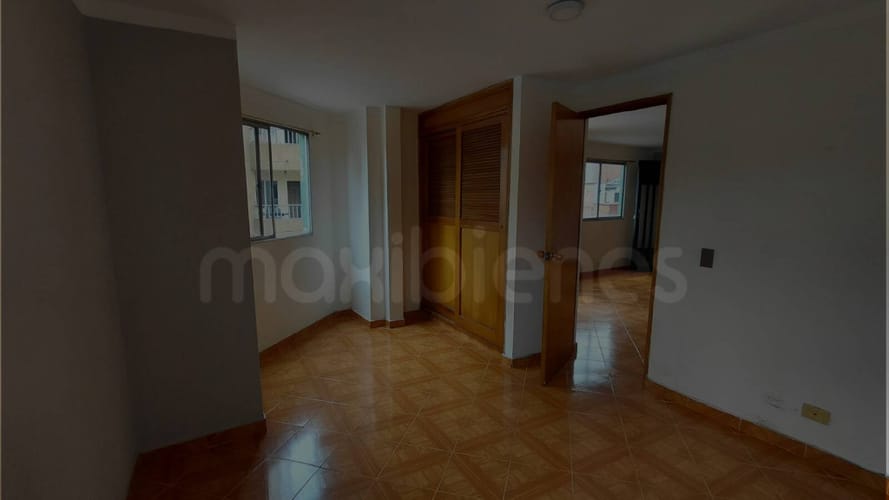 Apartamento de 3 alcobas en arriendo en Los Naranjos, Itagüí, 118 m² · foto 7 de 11