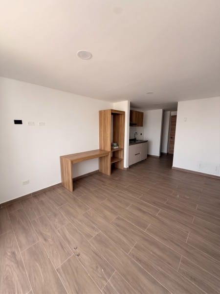 Apartaestudio en arriendo en Cristales, Cali, 30 m² · foto 2 de 17