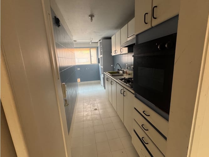 Apartamento de 3 alcobas en venta en Portales Del Country, Bogotá, 82 m² · foto 7 de 23