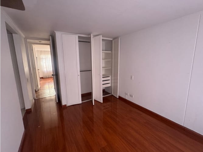 Apartamento de 3 alcobas en venta en Portales Del Country, Bogotá, 82 m² · foto 15 de 23