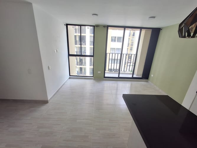 Apartamento de 3 alcobas en arriendo en Picaleña Y Mirolindo, Ibagué, 70 m² · foto 2 de 11