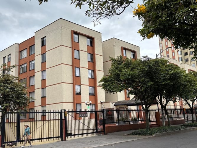 Apartamento de 3 alcobas en arriendo en Cedritos, Bogotá, 63 m² · foto 1 de 18