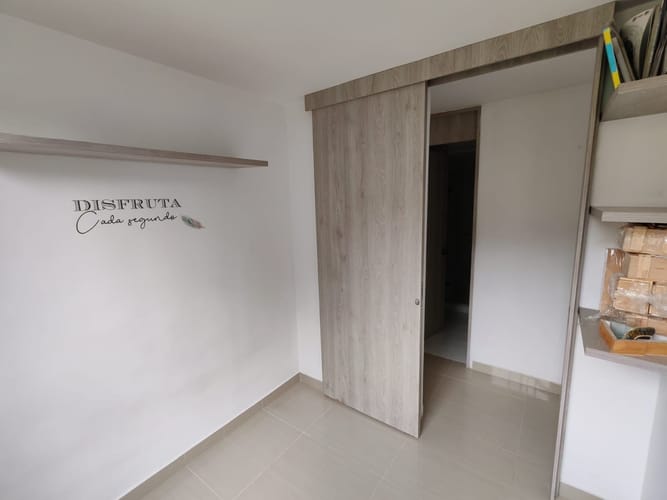 Apartamento de 2 alcobas en arriendo en La Navarra, Bello, 58 m² · foto 10 de 24