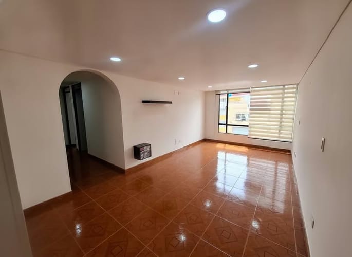 Apartamento de 3 alcobas en venta en El Moral, Bogotá, 64 m² · foto 1 de 23