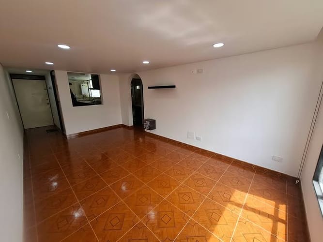 Apartamento de 3 alcobas en venta en El Moral, Bogotá, 64 m² · foto 3 de 23