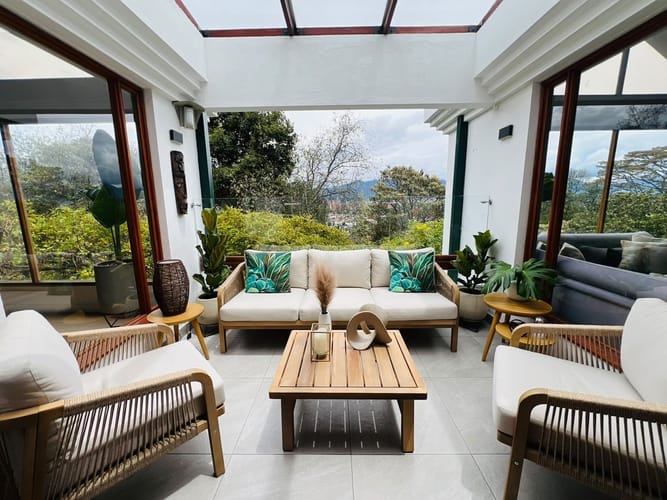Casa de 3 alcobas en venta en Lindaraja, Bogotá, 256 m² · foto 3 de 24