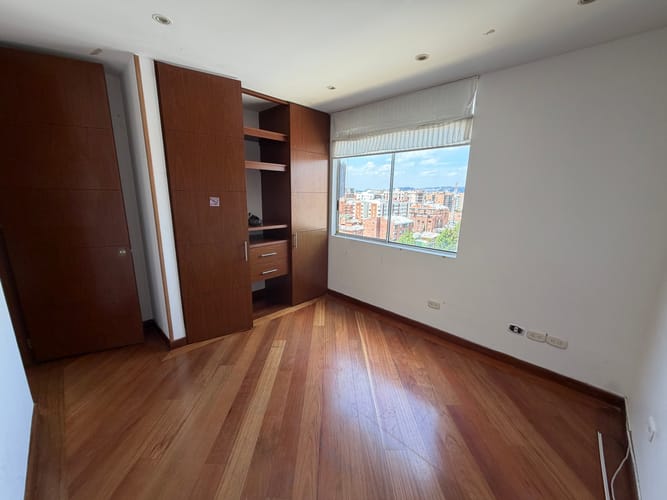 Apartamento de 3 alcobas en arriendo en Bosques Del Marques, Bogotá, 150 m² · foto 3 de 16