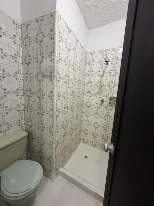 Casa de 6 alcobas en venta en Departamental, Cali, 350 m² · foto 9 de 16