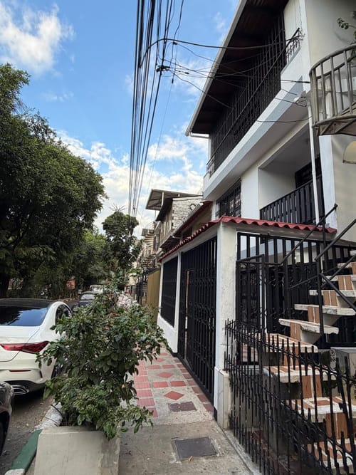 Casa de 6 alcobas en venta en Departamental, Cali, 350 m² · foto 10 de 16