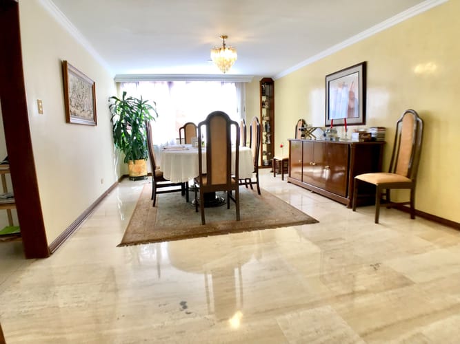 Apartamento de 4 alcobas en venta en Chicó Navarra, Bogotá, 300 m² · foto 2 de 8