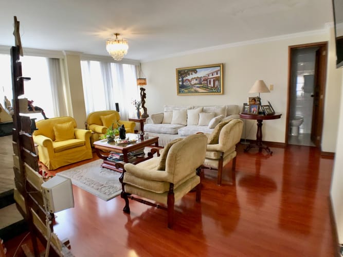 Apartamento de 4 alcobas en venta en Chicó Navarra, Bogotá, 300 m² · foto 3 de 8
