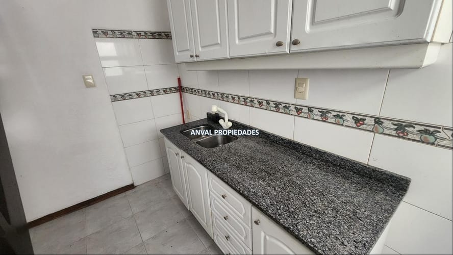 ALQUILER APARTAMENTO POCITOS 2 DORMITORIOS BAÑO AZOTEA AMPLIA · Foto 3
