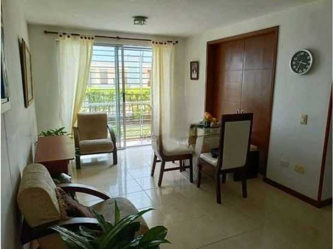 Apartamento de 3 alcobas en venta en El Refugio, Bogotá, 72 m² · foto 2 de 8