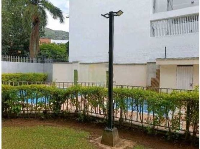 Apartamento de 3 alcobas en venta en El Refugio, Bogotá, 72 m² · foto 8 de 8