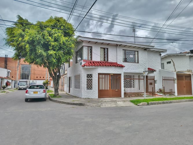 Casa de 3 alcobas en venta en Cedritos, Bogotá, 200 m² · foto 8 de 24