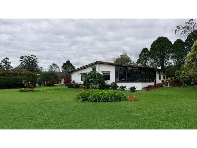 Casa de 2 alcobas en venta en Cabeceras De Llanogrande, Rionegro, 312 m² · foto 3 de 24