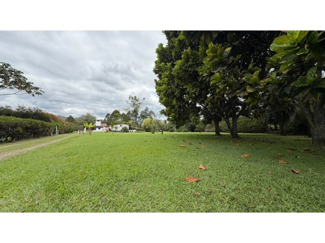 Casa de 2 alcobas en venta en Cabeceras De Llanogrande, Rionegro, 312 m² · foto 22 de 24