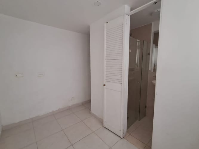 Casa de 4 alcobas en arriendo en Los Balsos, Medellín, 407 m² · foto 7 de 24
