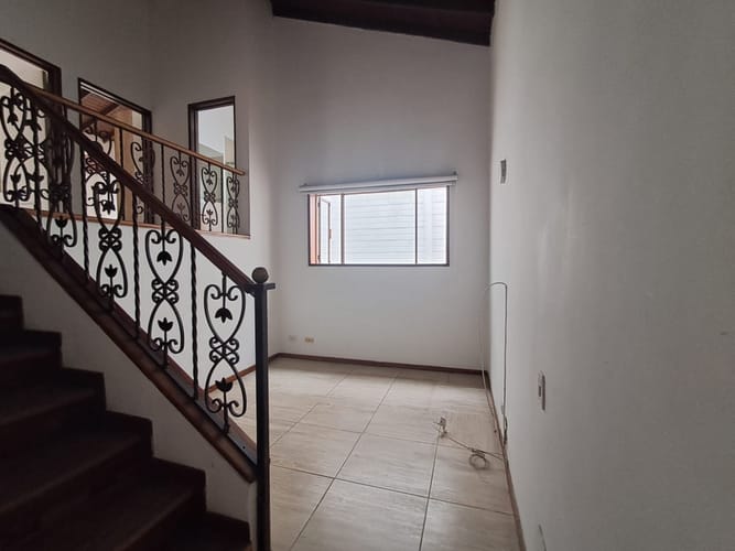 Casa de 4 alcobas en arriendo en Los Balsos, Medellín, 407 m² · foto 14 de 24