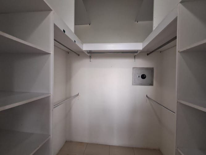 Casa de 4 alcobas en arriendo en Los Balsos, Medellín, 407 m² · foto 16 de 24