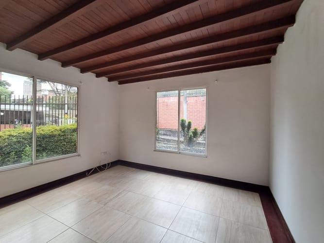 Casa de 4 alcobas en arriendo en Los Balsos, Medellín, 407 m² · foto 20 de 24