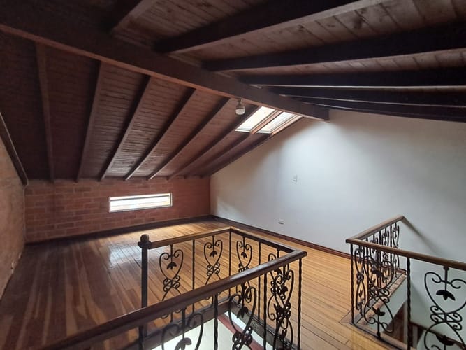 Casa de 4 alcobas en arriendo en Los Balsos, Medellín, 407 m² · foto 21 de 24