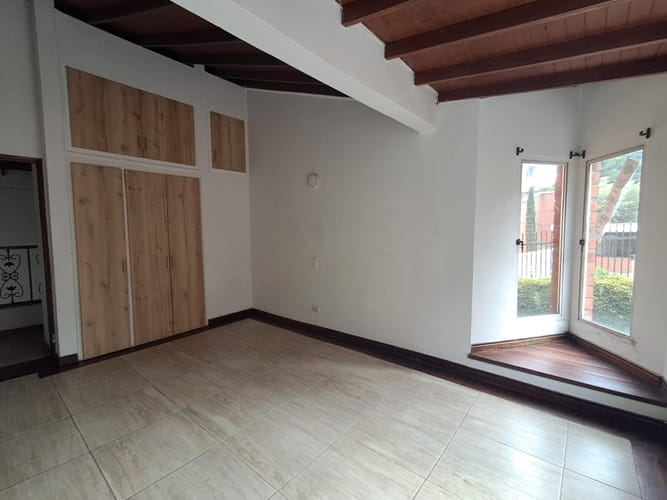 Casa de 4 alcobas en arriendo en Los Balsos, Medellín, 407 m² · foto 23 de 24