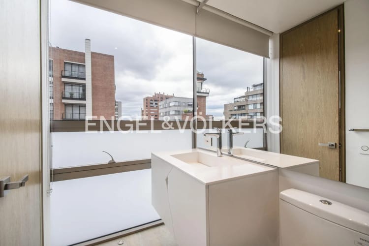 Apartamento de 3 alcobas en venta en La Cabrera, Bogotá, 139 m² · foto 11 de 17