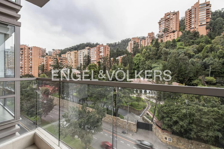 Apartamento de 3 alcobas en venta en La Cabrera, Bogotá, 139 m² · foto 3 de 17