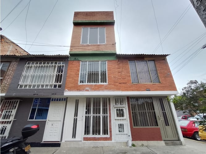 Casa de 5 alcobas en arriendo en Ismael Perdomo, Bogotá, 100 m² · foto 1 de 17
